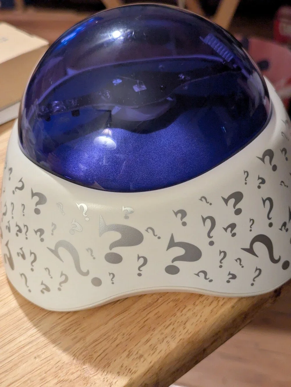 Radica Challenge Electronic Game 20 Questions Tabletop 2005 White with Blue Dome